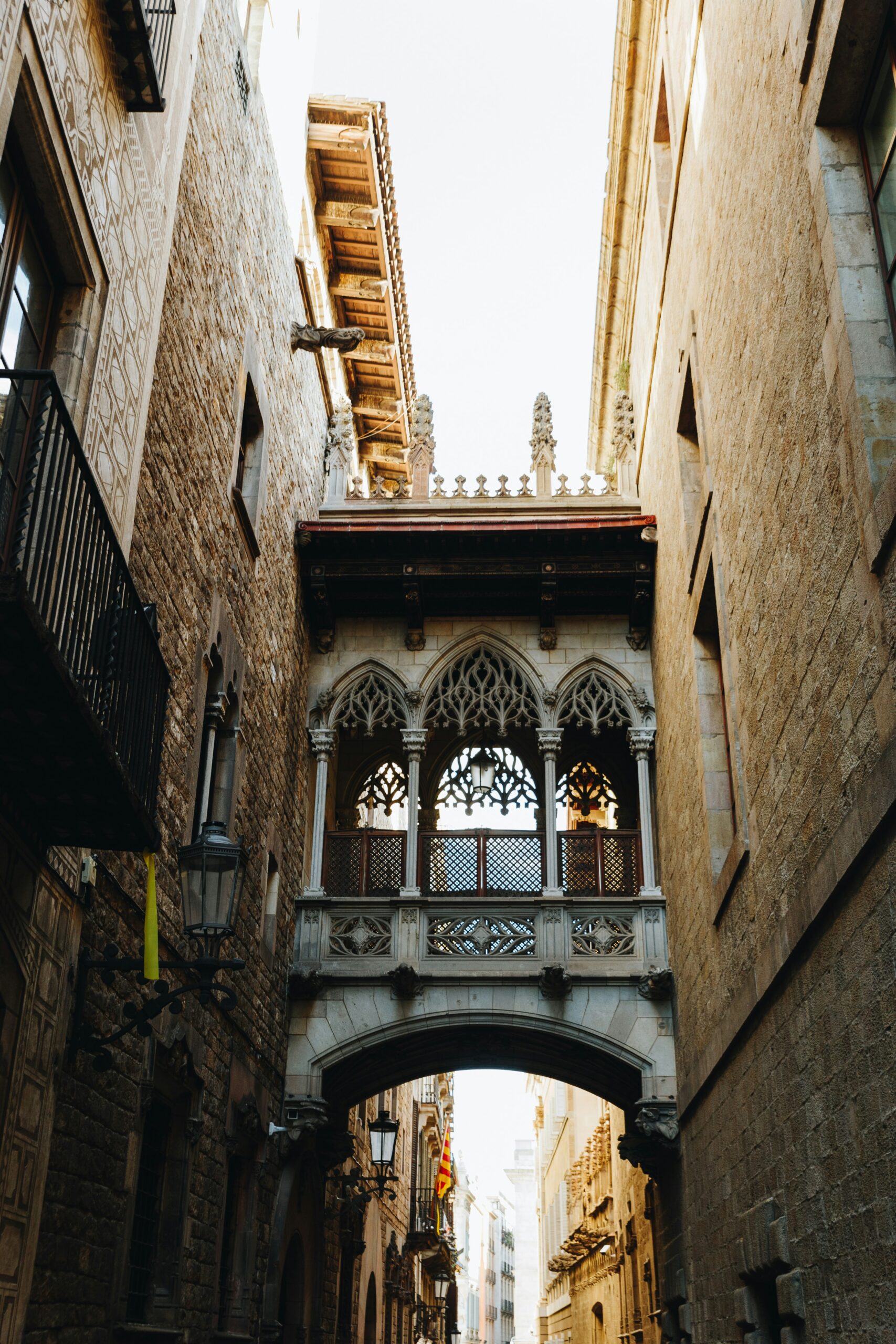 Barcelona travel guide Gothic Quarter).